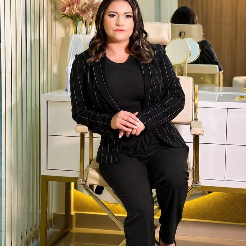 Jenifer, estética facial e micropigmentação labial